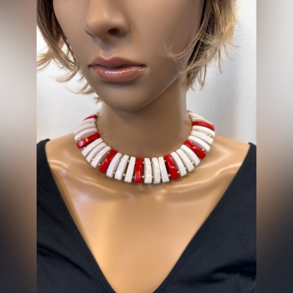 Retro Bold Red and White Statement Choker Necklace - Picture 3 of 16